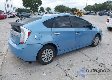 2013 Toyota Prius Plug-In z USA, uszkodzony, nr VIN JTDKN3DP8D3047820